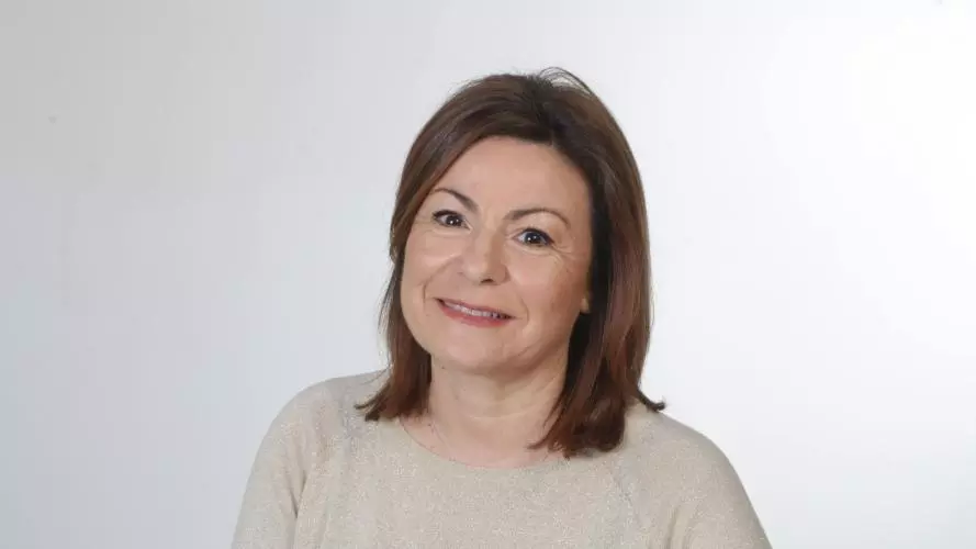 headshot of a woman